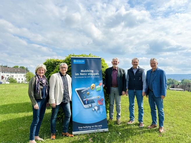 V.l.n.r. Monika Toussaint, stellv. Landesvorsitzende, Volkmar Schmitt-Förster, Mitarbeiter der Außenstelle Konstanz, Dr. Klaus Oed, Außenstellenleiter Konstanz, Horst Jeschor, Mitarbeiter der Außenstelle Konstanz, Hartmut Grasmück, Landesvorsitzender und Polizeipräsident a.D.