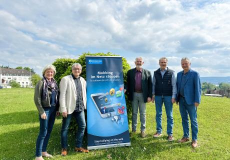 V.l.n.r. Monika Toussaint, stellv. Landesvorsitzende, Volkmar Schmitt-Förster, Mitarbeiter der Außenstelle Konstanz, Dr. Klaus Oed, Außenstellenleiter Konstanz, Horst Jeschor, Mitarbeiter der Außenstelle Konstanz, Hartmut Grasmück, Landesvorsitzender und Polizeipräsident a.D.